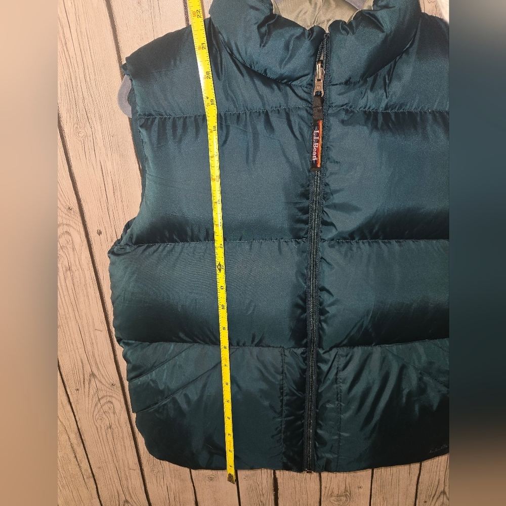 L.L. Bean Women’s Medium Reversible Goose Down Puffer Vest Teal Green - Picture 9 of 9